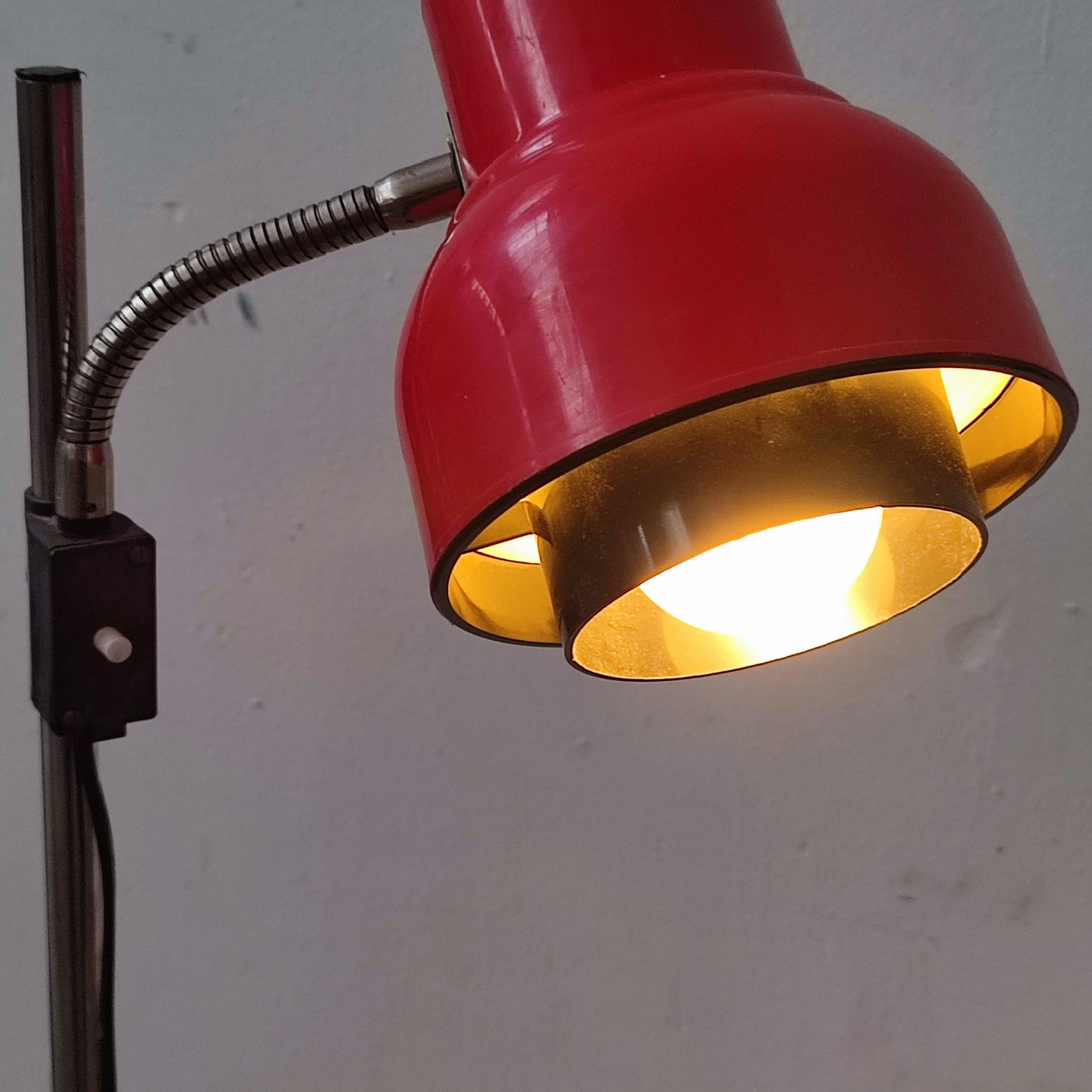Lampadar vintage din metal și plastic, anii 1970