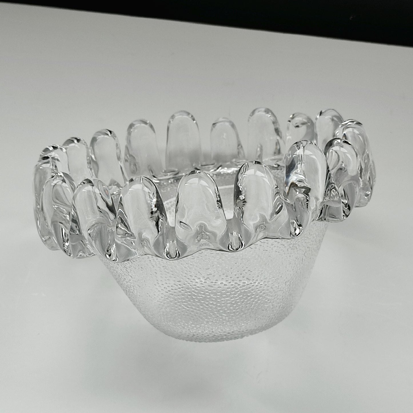 Bol „Floarea soarelui” din sticlă sculpturală cu formă biomorfă