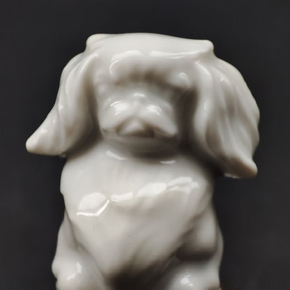 Figurină Rosenthal Pekinez pe Glob Auriu, circa 1935 - Porțelan Fin, Raritate Vintage