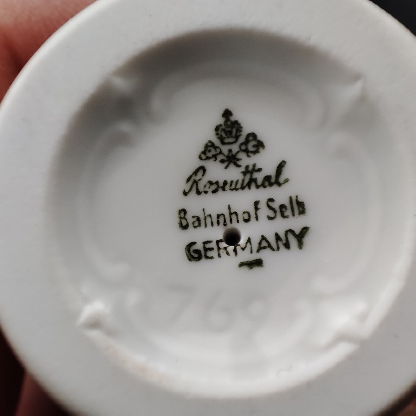Figurină Rosenthal Pekinez pe Glob Auriu, circa 1935 - Porțelan Fin, Raritate Vintage