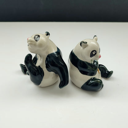 Ecouri din porțelan fin chinezesc - doi panda mici și jucăuși