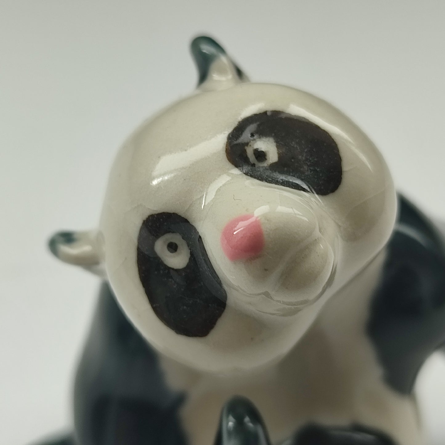 Ecouri din porțelan fin chinezesc - doi panda mici și jucăuși