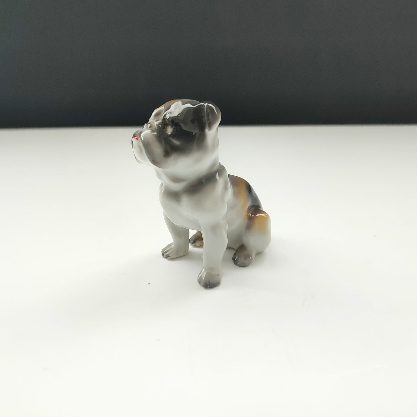 Figurină din porțelan Bulldog, pictată manual, vintage, cu ștampilă „Import”