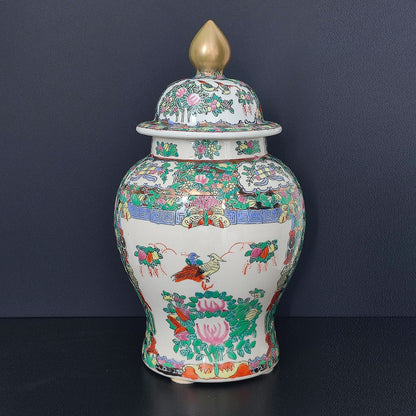 Vază mare chinezească cu capac, decor Famille Rose