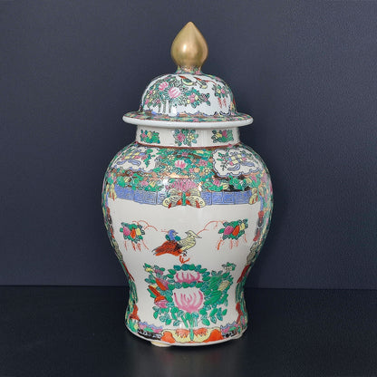 Vază mare chinezească cu capac, decor Famille Rose
