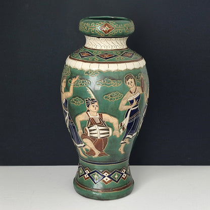 Vază decorativă din ceramică pictată