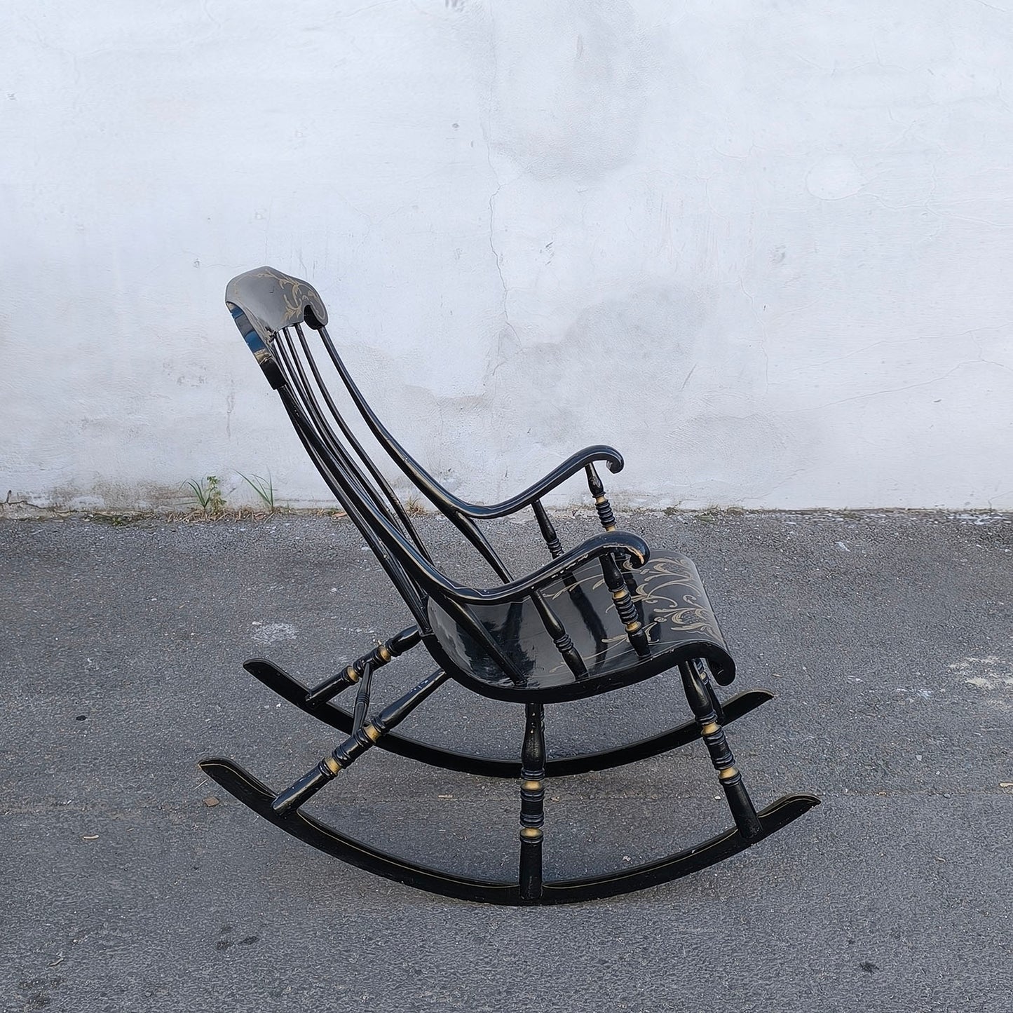Balansoar scandinav antic cu 6 picioare, pictat manual în negru și auriu, sfârșit de secol XIX