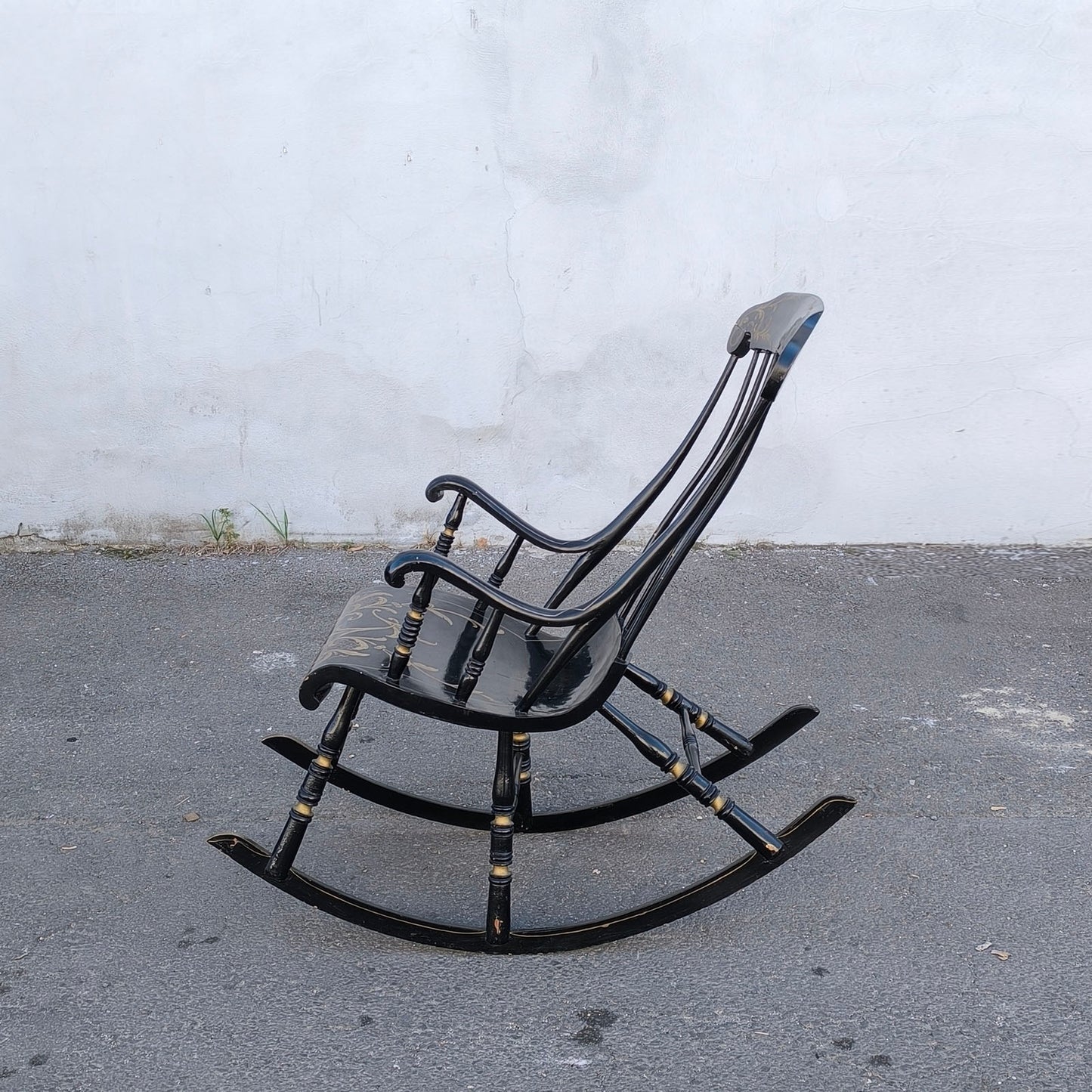 Balansoar scandinav antic cu 6 picioare, pictat manual în negru și auriu, sfârșit de secol XIX