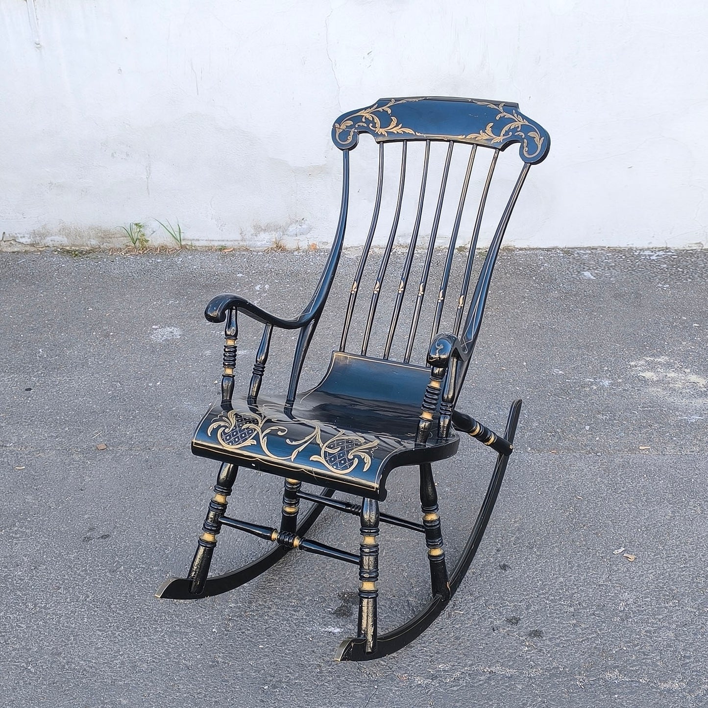 Balansoar scandinav antic cu 6 picioare, pictat manual în negru și auriu, sfârșit de secol XIX