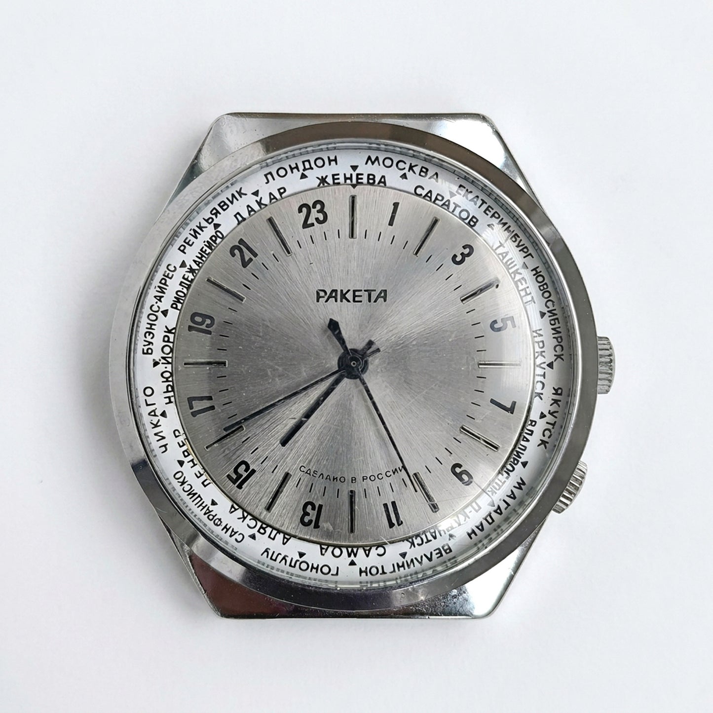 Raketa 24 Ore World Time - un ceas pentru cei care citesc timpul altfel