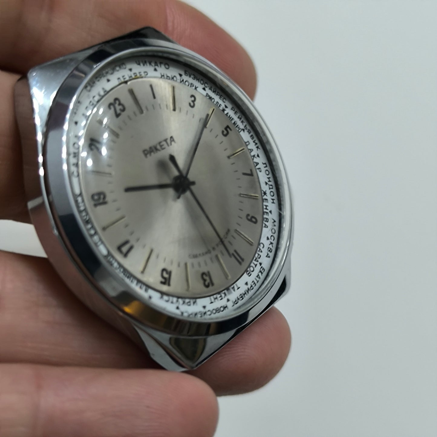 Raketa 24 Ore World Time - un ceas pentru cei care citesc timpul altfel