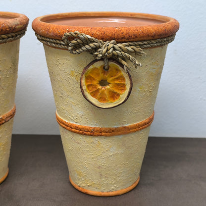 Set de 2 ghivece ceramice, design rustic cu detalii naturale și ornament felie de portocală