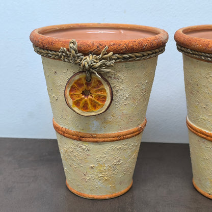 Set de 2 ghivece ceramice, design rustic cu detalii naturale și ornament felie de portocală