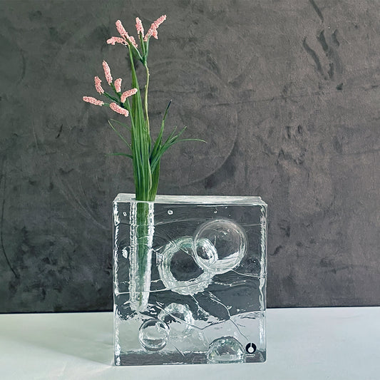 Vază sculpturală din sticlă cu decor texturat - Mid‑Century Modern, Suedia