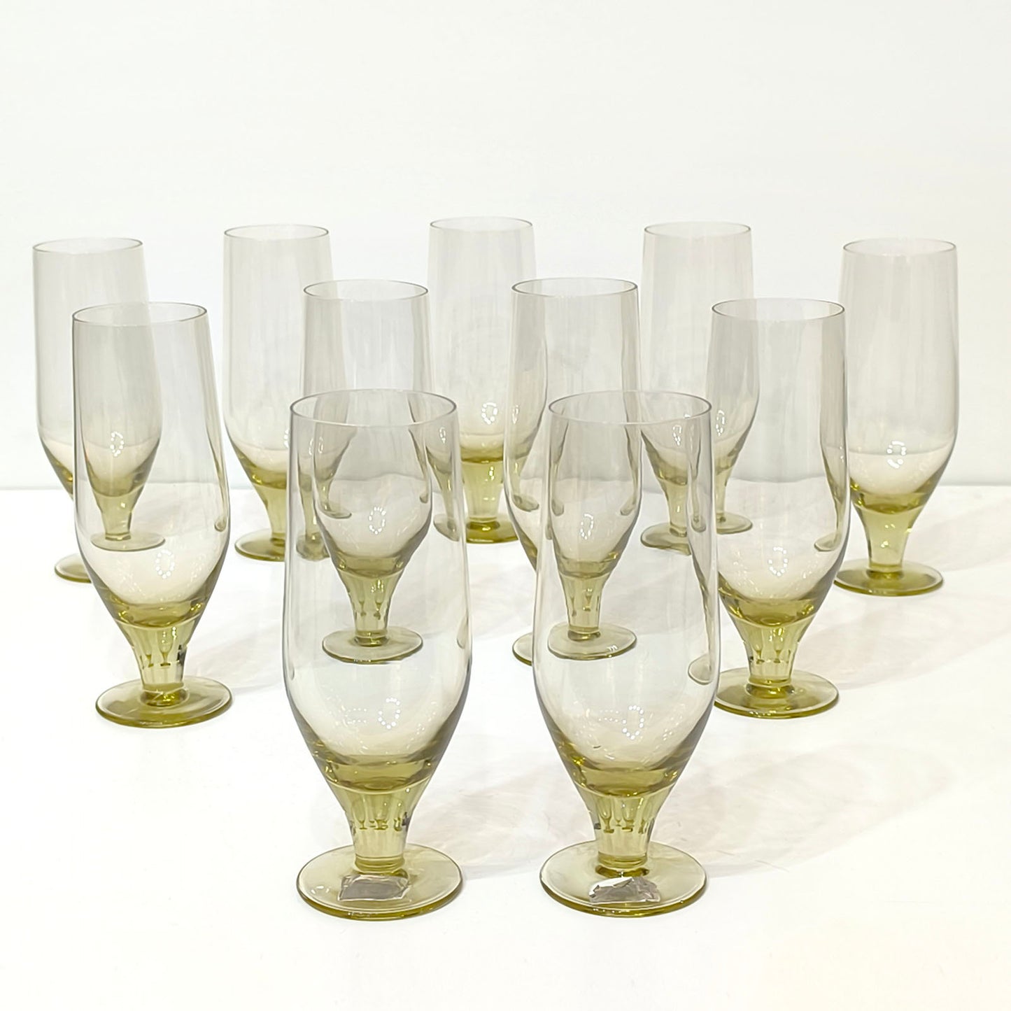 Set de 11 pahare de lichior cu picior, anii 1970