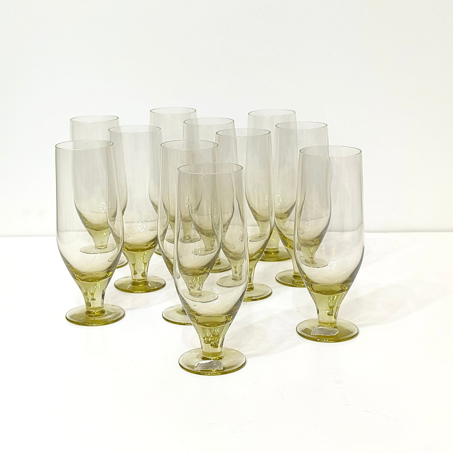 Set de 11 pahare de lichior cu picior, anii 1970