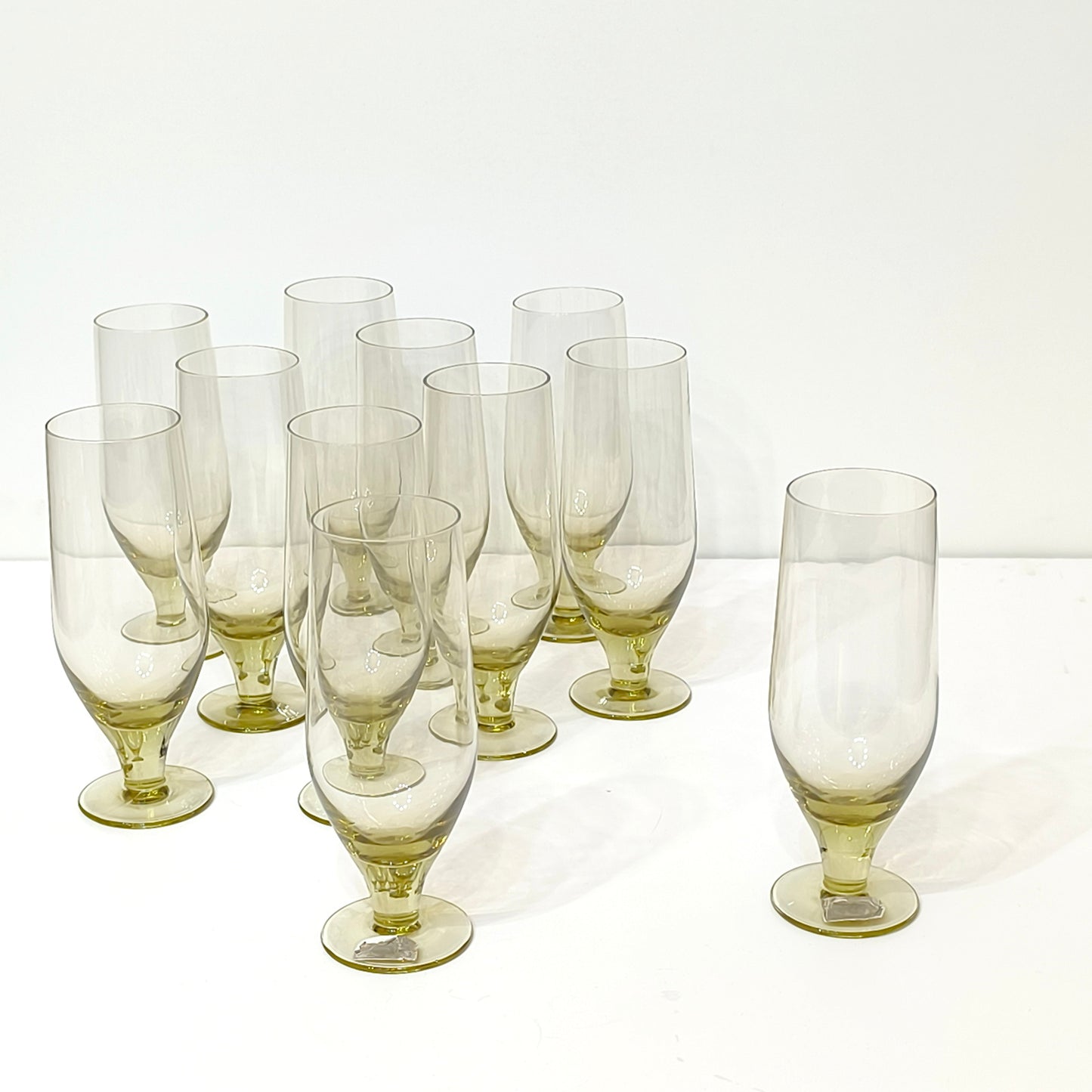Set de 11 pahare de lichior cu picior, anii 1970
